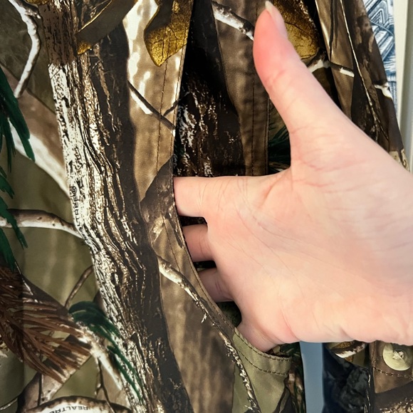 CLEARANCE NWT Men’s M Russell Outdoors Dri-Power Lightweight Button Down Shirt - Picture 5 of 13